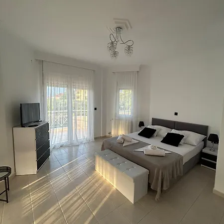 Hana Villa Leptokariá