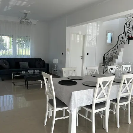 Hana Villa